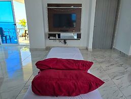Room-sofa Bed Stay Rooftop Pool & Gym, A