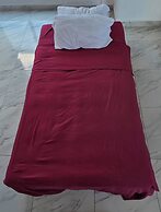 Room-sofa Bed Stay Rooftop Pool & Gym, A