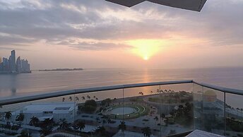 Room-sofa Bed Stay Rooftop Pool & Gym, A