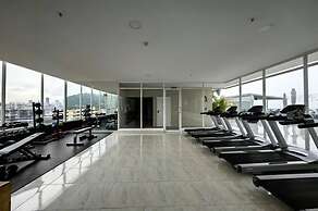 Room-sofa Bed Stay Rooftop Pool & Gym, A