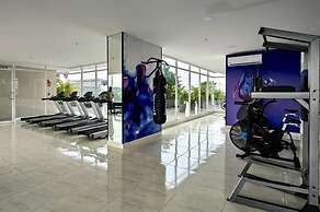 Room-sofa Bed Stay Rooftop Pool & Gym, A