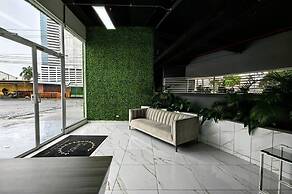 Room-sofa Bed Stay Rooftop Pool & Gym, A