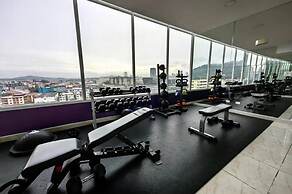 Room-sofa Bed Stay Rooftop Pool & Gym, A