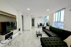 Room-sofa Bed Stay Rooftop Pool & Gym, A