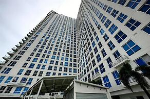 Room-sofa Bed Stay Rooftop Pool & Gym, A