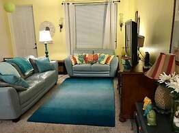 Close to PGA Blvd Shops and Restaurants