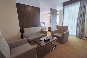 LABERSA HOTEL AND CONVENTION CENTER TOBA