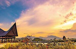 LABERSA HOTEL AND CONVENTION CENTER TOBA