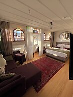 Levant Pension de Luxe