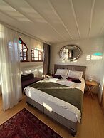 Levant Pension de Luxe