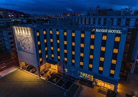 BANDE HOTEL TEMPOZAN