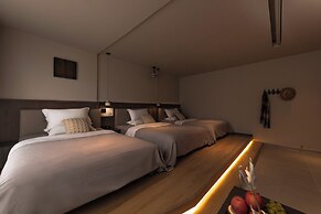 Shangri La Yi Shan Ban Yun Inn