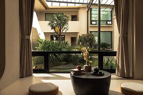 Shangri La Yi Shan Ban Yun Inn