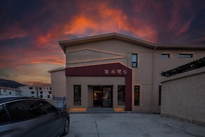 Shangri La Yi Shan Ban Yun Inn