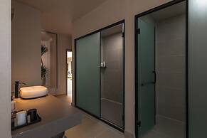 Shangri La Yi Shan Ban Yun Inn