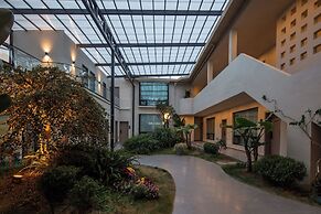 Shangri La Yi Shan Ban Yun Inn