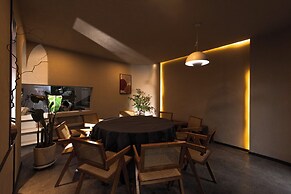 Shangri La Yi Shan Ban Yun Inn