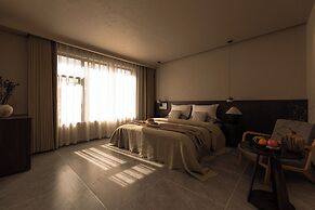 Shangri La Yi Shan Ban Yun Inn