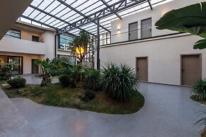 Shangri La Yi Shan Ban Yun Inn