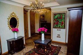 Royal Historical Palace Hotel