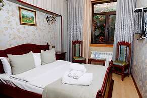 Royal Historical Palace Hotel