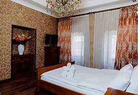 Royal Historical Palace Hotel