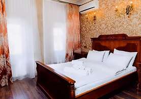 Royal Historical Palace Hotel