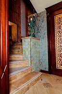 Royal Historical Palace Hotel