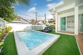 Beachfront 2BR Pool Villa DelMar Kamala