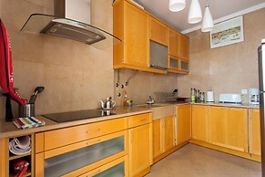 JOIVY Sleek City View flat in Lapa