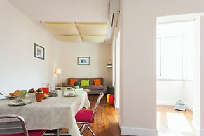 JOIVY Sleek City View flat in Lapa