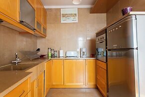 JOIVY Sleek City View flat in Lapa