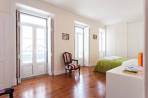 JOIVY Sleek City View flat in Lapa