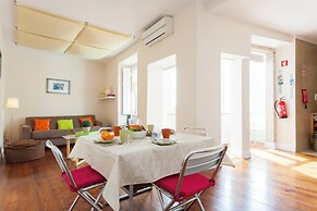 JOIVY Sleek City View flat in Lapa