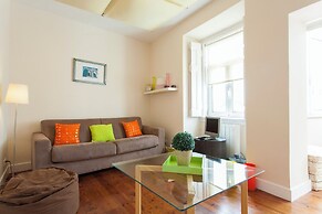 JOIVY Sleek City View flat in Lapa