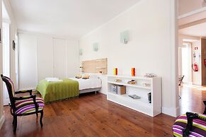 JOIVY Sleek City View flat in Lapa