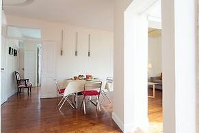 JOIVY Sleek City View flat in Lapa