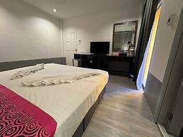 Zephyr House Residence