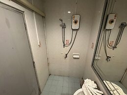 Zephyr House Residence