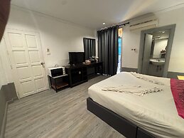 Zephyr House Residence