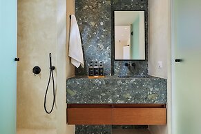 The Nook -luxury Living at the Edge of Tranquility