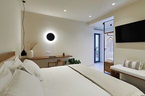 The Nook -luxury Living at the Edge of Tranquility