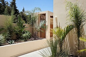 The Nook -luxury Living at the Edge of Tranquility