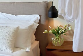 The Nook -luxury Living at the Edge of Tranquility