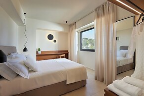 The Nook -luxury Living at the Edge of Tranquility