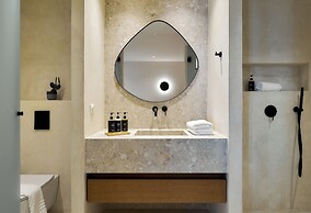 The Nook -luxury Living at the Edge of Tranquility