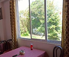 Denzong House and Restaurant