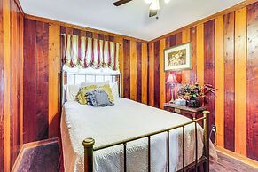 < 1 Mi to Main St Berryville: Spacious Family Home