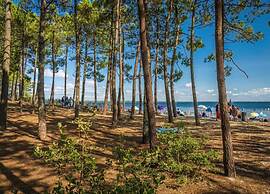 Lakeside Stay w/ Terrace