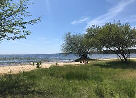 Lakeside Stay w/ Terrace